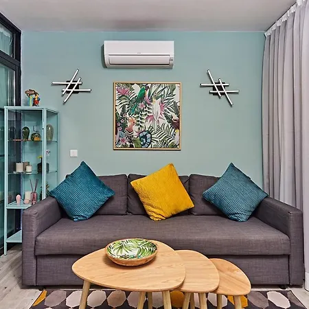 Parrot's House- Yumbo Center Playa del Inglés