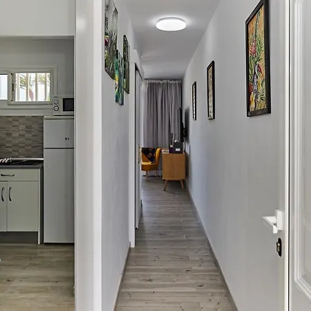 Parrot's House- Yumbo Center Apartment *