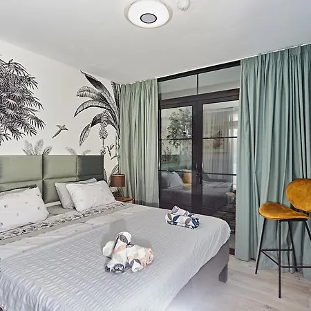Parrot's House- Yumbo Center Apartment