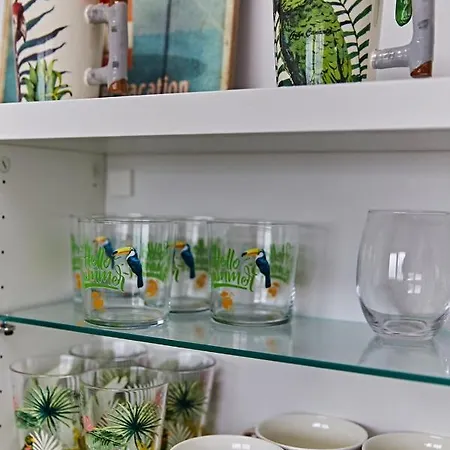 Parrot's House- Yumbo Center Apartment